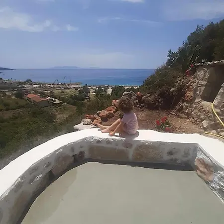 Iremia Apartment Himare
